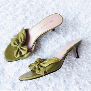 ANNE KLEIN | “Carla” Green Leather Bow Slides
